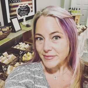 Meet your Posher, Emilee